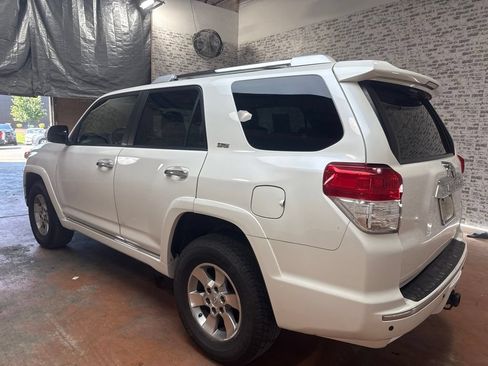 Used 2010 Toyota 4Runner SR5 AWD/4WD image 5