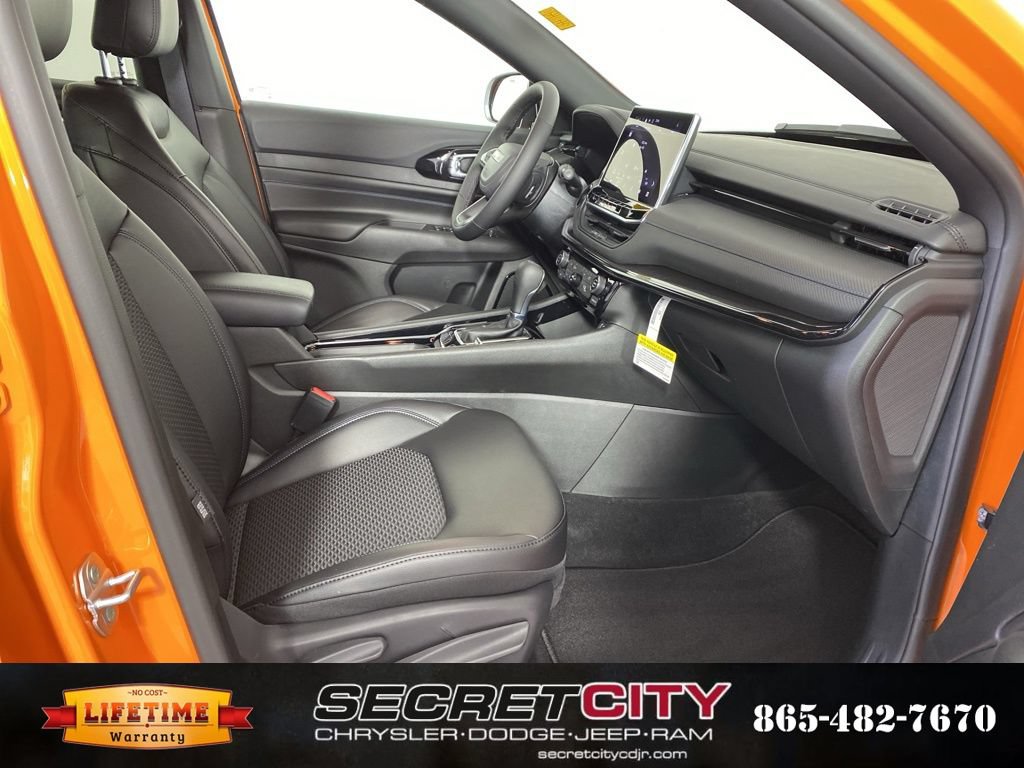 New 2026 Jeep Compass Latitude AWD/4WD image 34