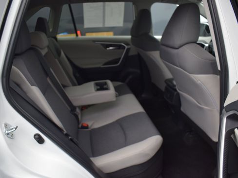 Used 2025 Toyota RAV4 XLE image 11