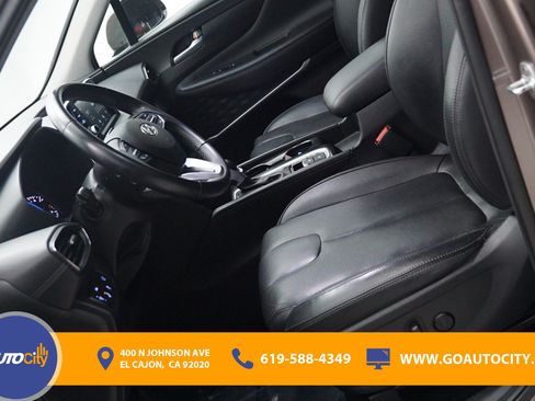 Used 2020 Hyundai Santa Fe SEL w/ Convenience + Premium Package FWD image 9