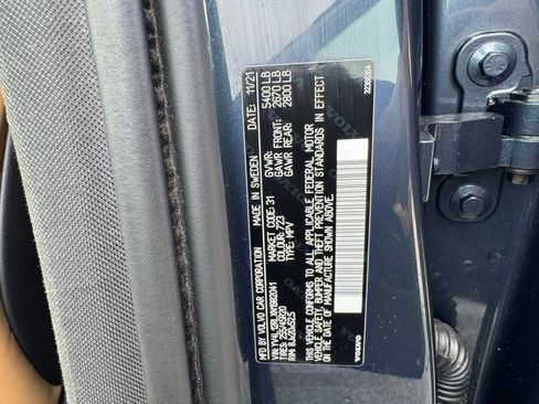 Used 2022 Volvo XC60 B5 Inscription w/ Climate Package image 35