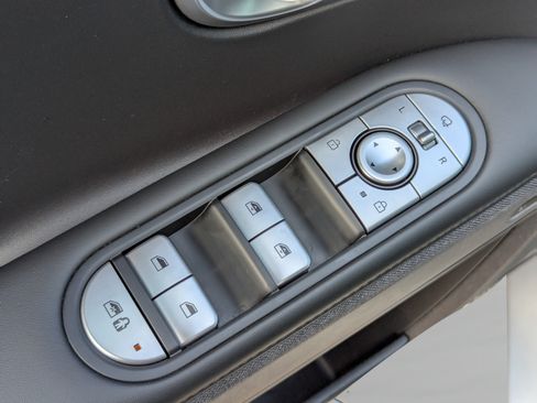 Certified 2024 Hyundai Ioniq 5 Limited AWD/4WD image 17