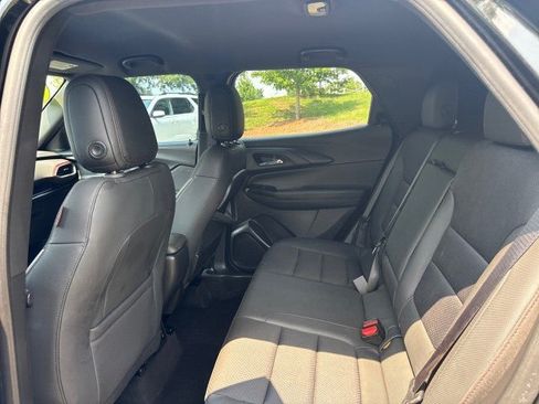 Used 2022 Chevrolet TrailBlazer RS w/ Convenience Package FWD image 19