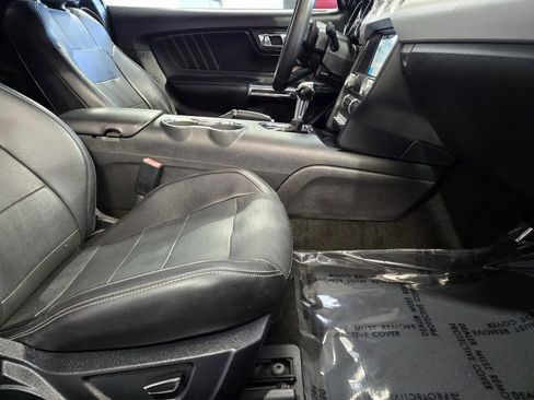 Used 2017 Ford Mustang GT Premium RWD image 7