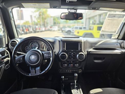 Used 2018 Jeep Wrangler Unlimited Sport S image 25