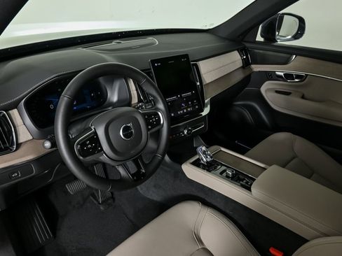 Certified 2026 Volvo XC90 B6 Plus w/ Protection Package Premier AWD/4WD image 6