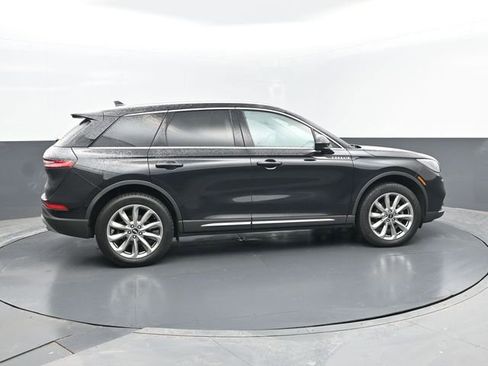 Used 2022 Lincoln Corsair AWD w/ Premium Package image 4