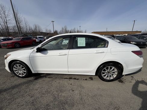 Used 2010 Honda Accord LX image 2