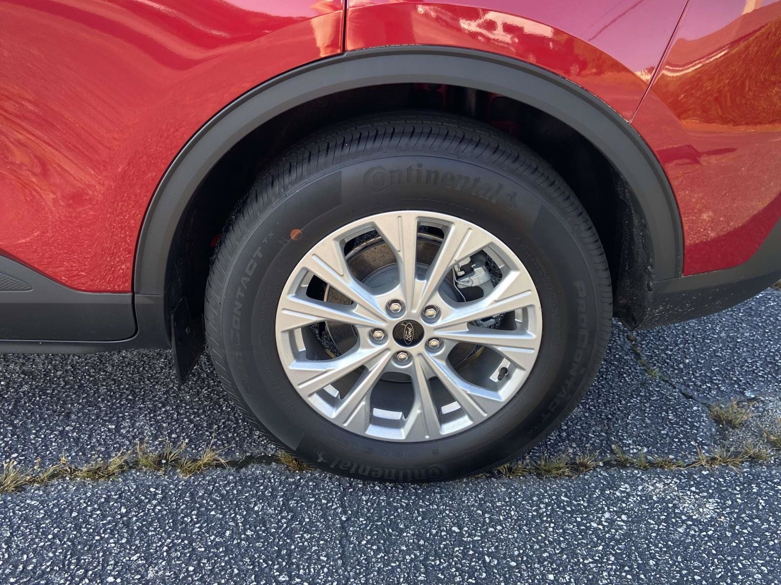 Used 2025 Ford Escape Active w/ Tech Pack #1 FWD image 9