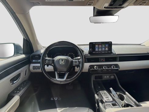 Certified 2024 Honda Pilot Touring image 17