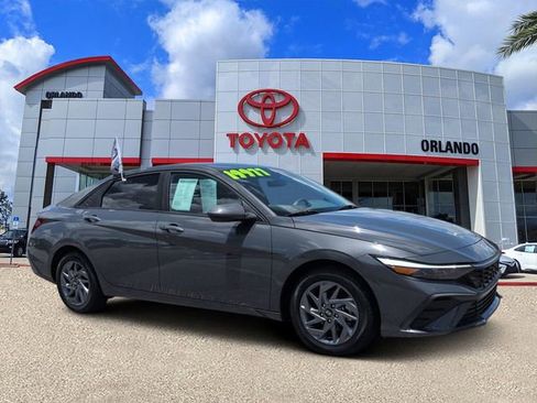 Used 2024 Hyundai Elantra SEL FWD image 1