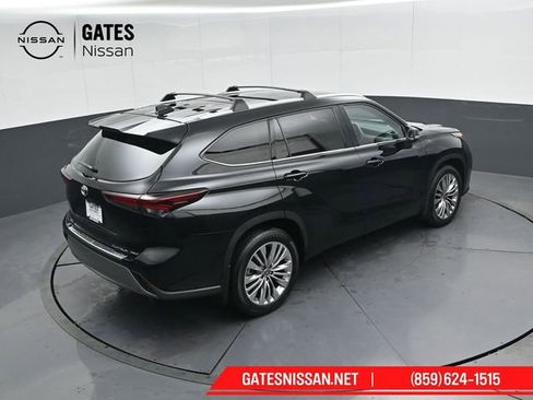 Used 2024 Toyota Highlander Platinum image 53
