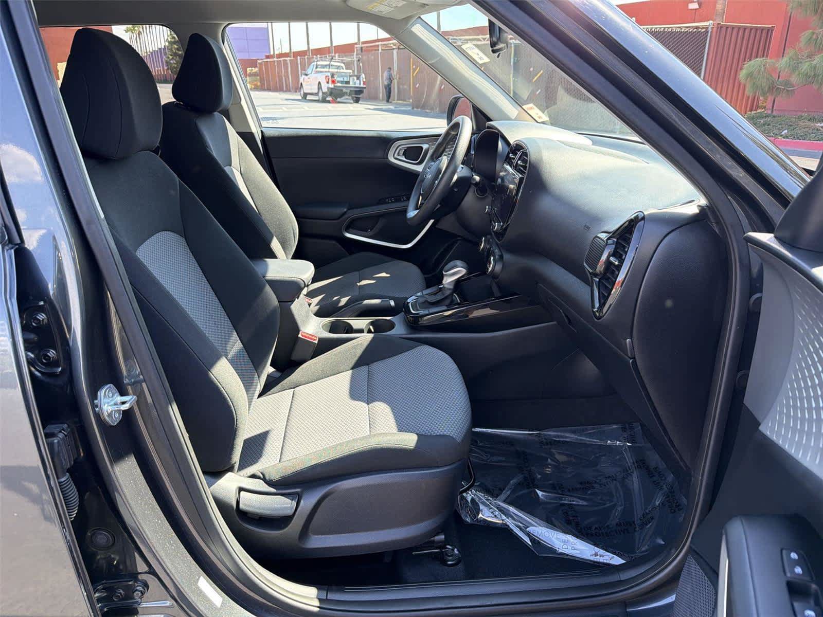 Used 2023 Kia Soul S FWD image 15