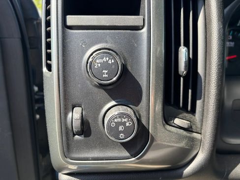 Used 2018 Chevrolet Silverado 1500 LT w/ All Star Edition image 16