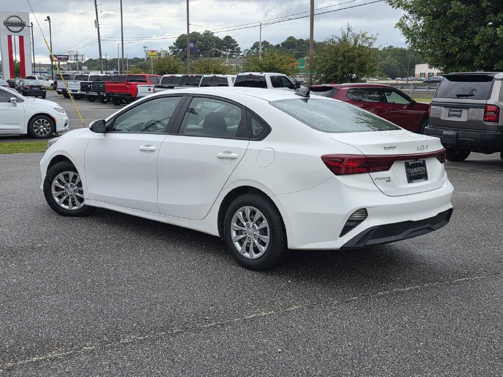 Used 2022 Kia Forte Sedan FWD image 4