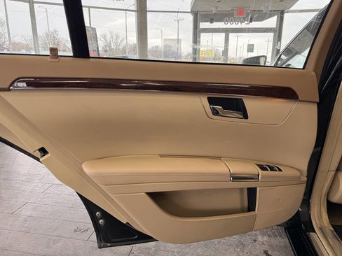 Used 2010 Mercedes-Benz S 550 4MATIC Sedan image 29