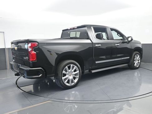 Used 2023 Chevrolet Silverado 1500 High Country w/ High Country Premium Package AWD/4WD image 6