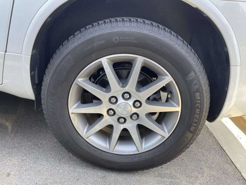 Used 2017 Buick Enclave Leather FWD image 5