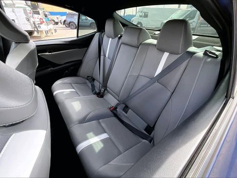 Used 2025 Toyota Camry SE image 21