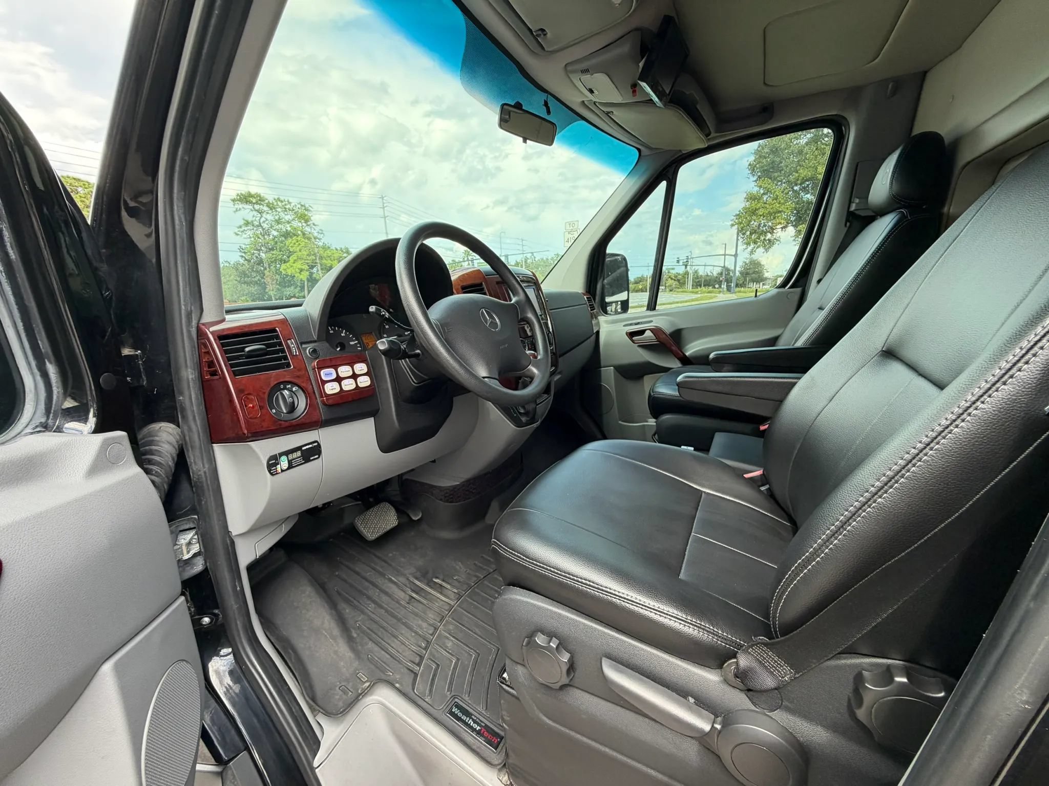 Used 2012 Mercedes-Benz Sprinter 2500 image 14