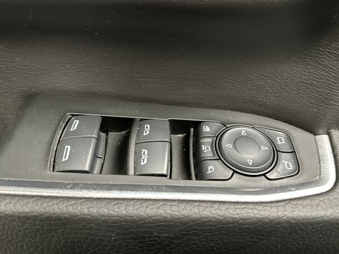 Used 2024 GMC Sierra 3500 Denali w/ Technology Package image 24