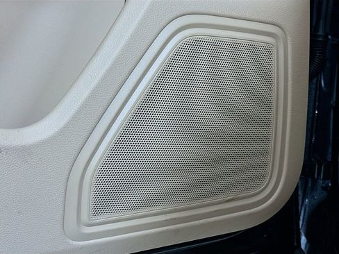 Used 2025 Porsche Macan image 21