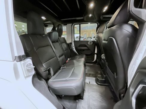 Used 2025 Jeep Wrangler Unlimited Rubicon image 18