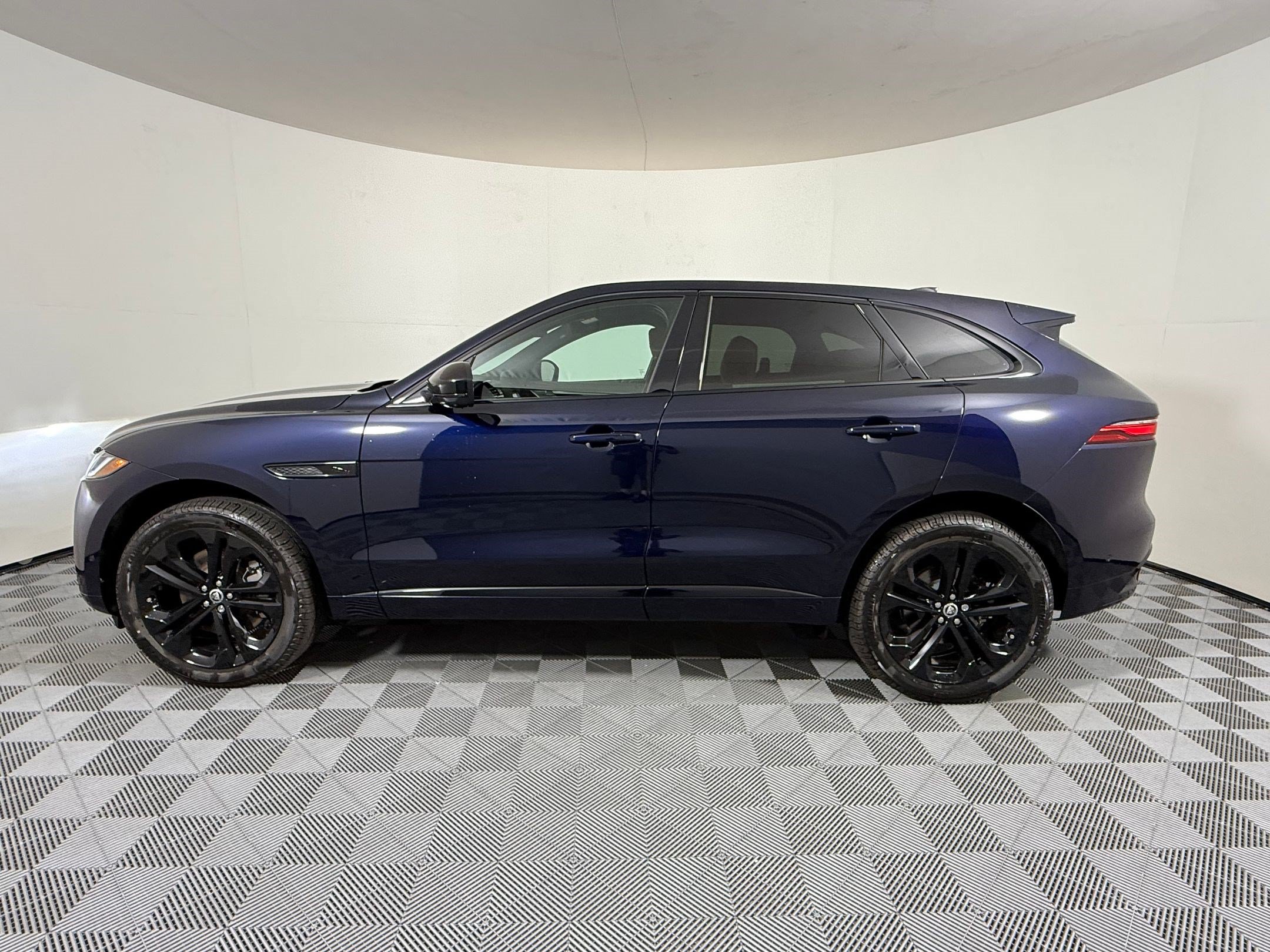 New 2026 Jaguar F-PACE R-Dynamic S AWD/4WD image 2