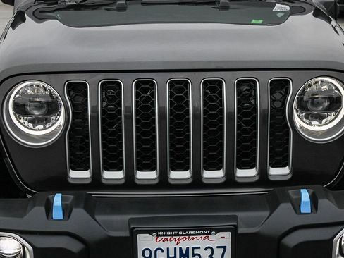 Used 2023 Jeep Wrangler Unlimited Sahara AWD/4WD image 6