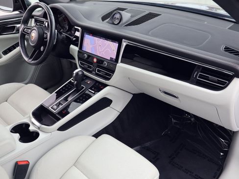Certified 2023 Porsche Macan Turbo AWD/4WD image 24
