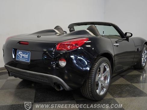 Used 2007 Pontiac Solstice GXP w/ Premium Package RWD image 12