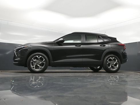 New 2026 Chevrolet Trax LT FWD image 39
