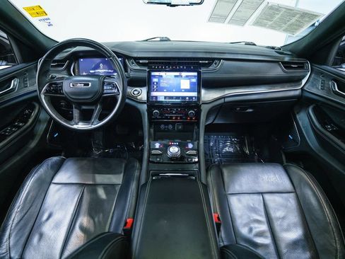 Used 2022 Jeep Grand Cherokee L Overland w/ Luxury Tech Group IV AWD/4WD image 13