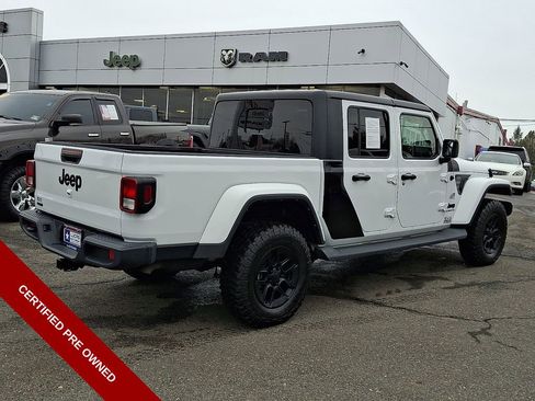 Used 2022 Jeep Gladiator Sport AWD/4WD image 11