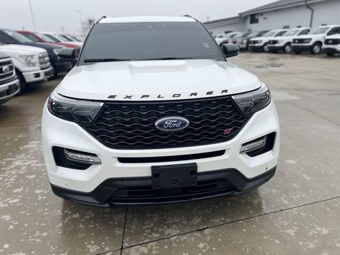 Used 2020 Ford Explorer ST w/ ST Street Pack image 11