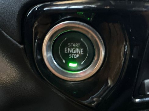 Used 2023 GMC Sierra 1500 Elevation image 23