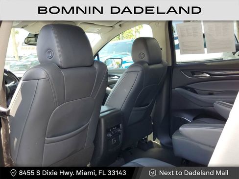 Used 2020 Buick Enclave Essence image 12