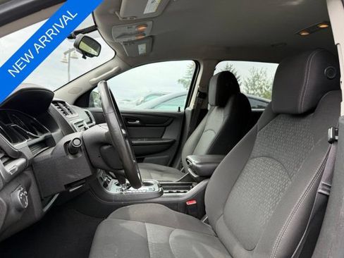 Used 2015 GMC Acadia SLE FWD image 9
