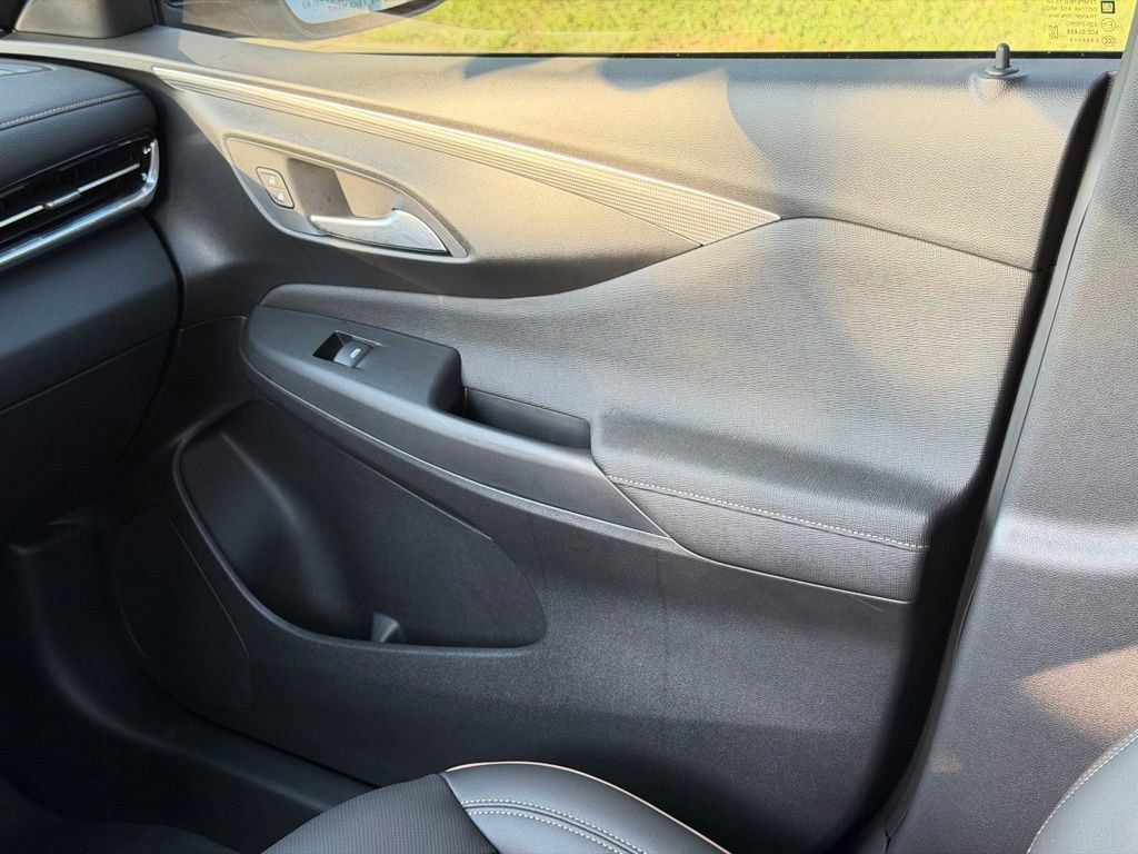 New 2026 Buick Envista Sport Touring FWD image 21