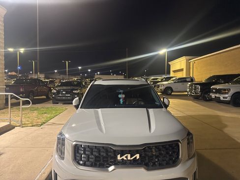 Used 2023 Kia Telluride SX X-Line image 2