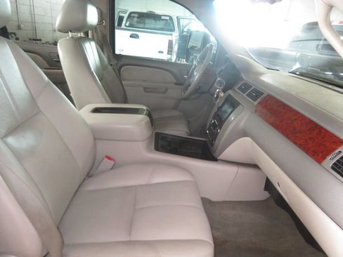 Used 2010 GMC Sierra 2500 SLT w/ SLT Convenience Package AWD/4WD image 36