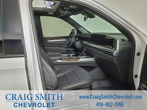 Used 2025 Cadillac Escalade Sport Platinum w/ LPO, ONYX Package image 53