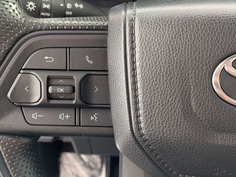 Used 2024 Toyota Tacoma SR5 AWD/4WD image 14