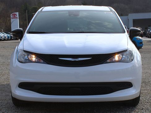 New 2026 Chrysler Voyager LX image 2