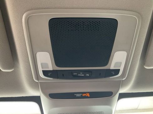 Certified 2025 Honda HR-V LX image 18