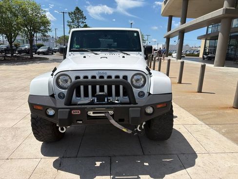 Used 2017 Jeep Wrangler Unlimited Sahara w/ Dual Top Group AWD/4WD image 37