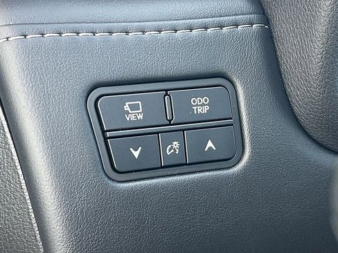 Used 2024 Lexus LX 600 4WD w/ Luxury Package image 23