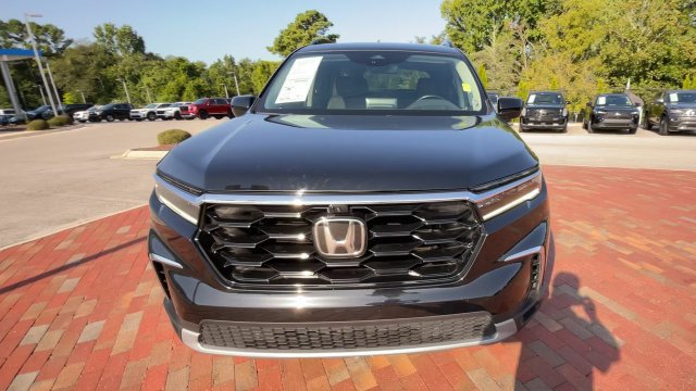 Used 2025 Honda Pilot Elite image 4