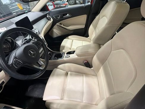 Used 2019 Mercedes-Benz GLA 250 4MATIC image 3