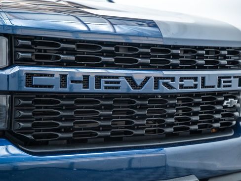Used 2022 Chevrolet Silverado 1500 Custom w/ Safety Confidence Package AWD/4WD image 11
